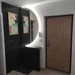Apartment Em